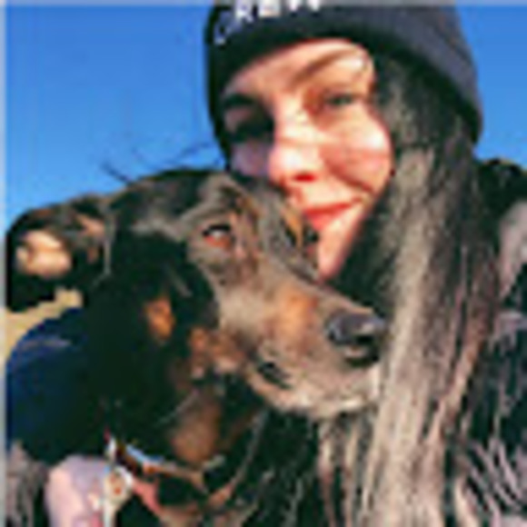 Meet your Posher, Laura - Picture 1 of 1